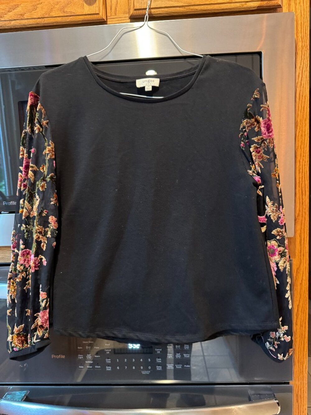 Umgee Black Pullover Top Long Sleeves Embroidered Floral Sheer Sleeves M